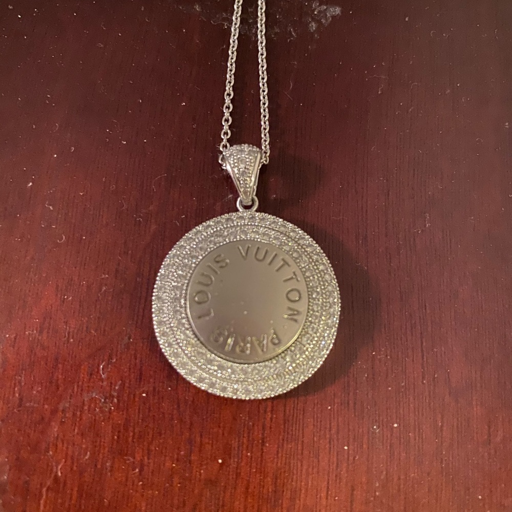 St lsabel necklace
